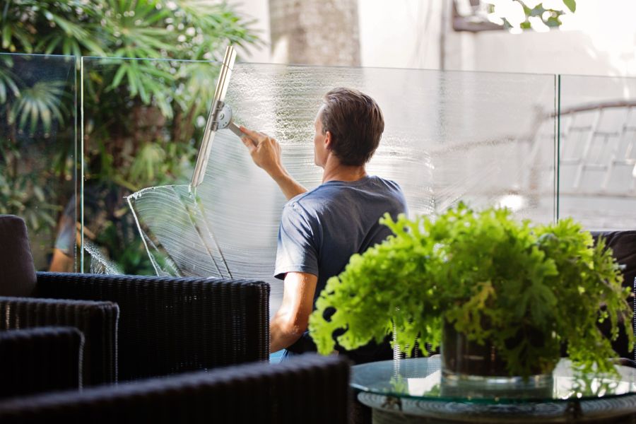 window cleaner