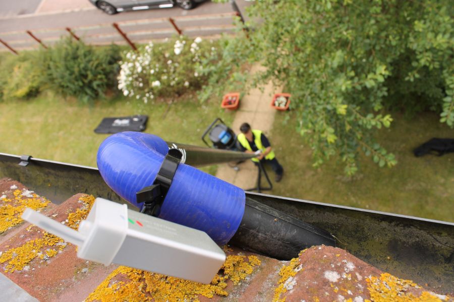 vaccum in roof gutter